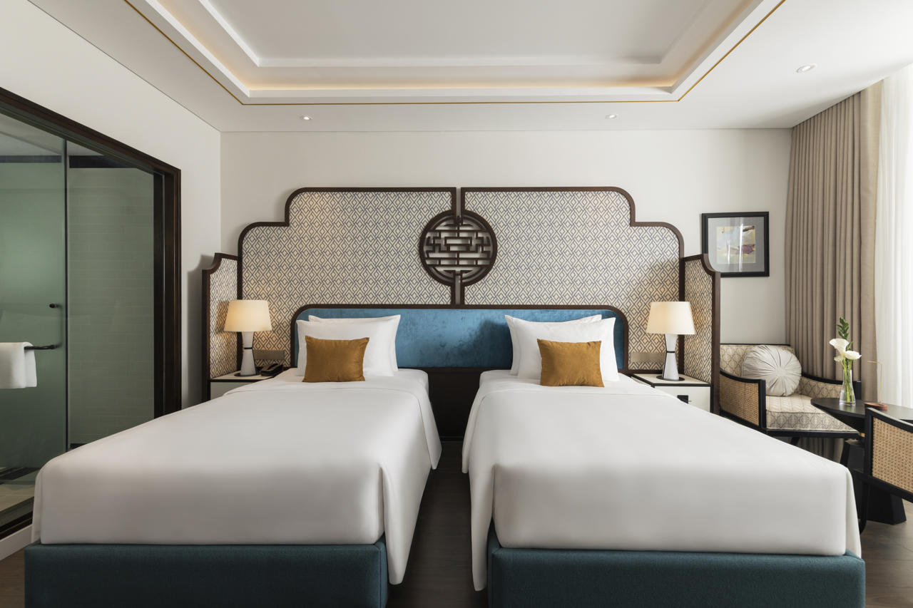 Grand Royal Riverside Hue 17/43