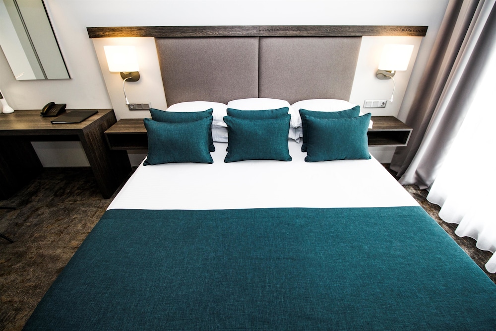 Best Western Plus Premium Inn 19/57