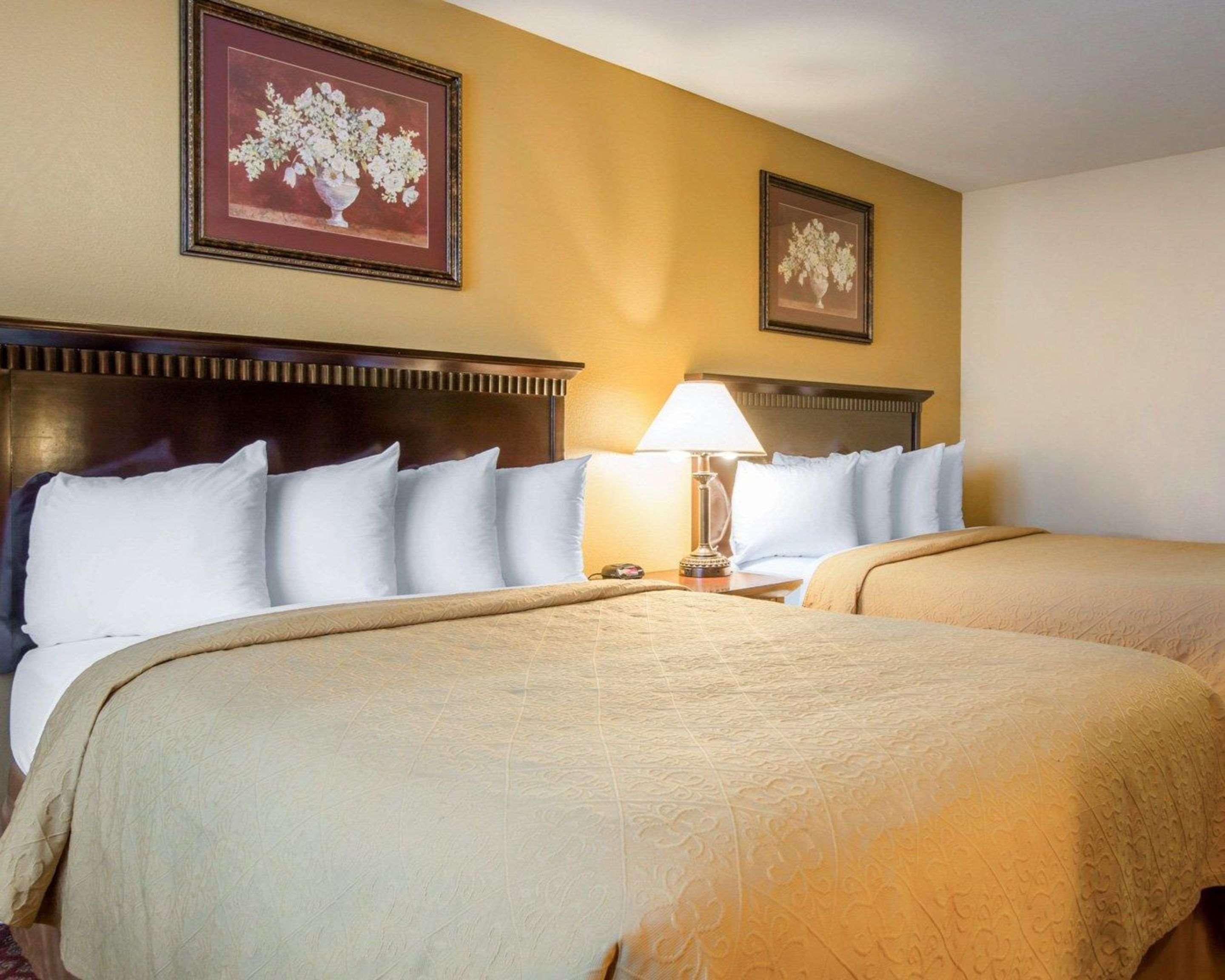 ROOM, 2 QUEEN BEDS, SMOKING