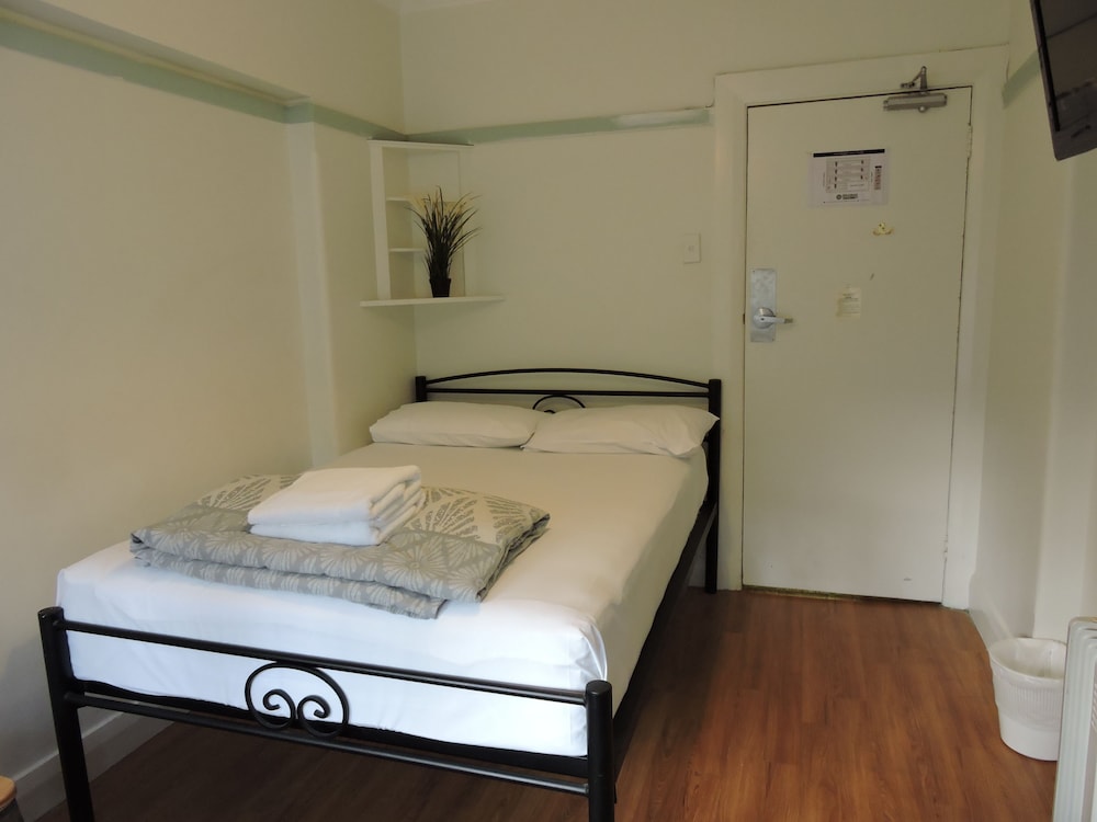 Highfield Hotel 23/73