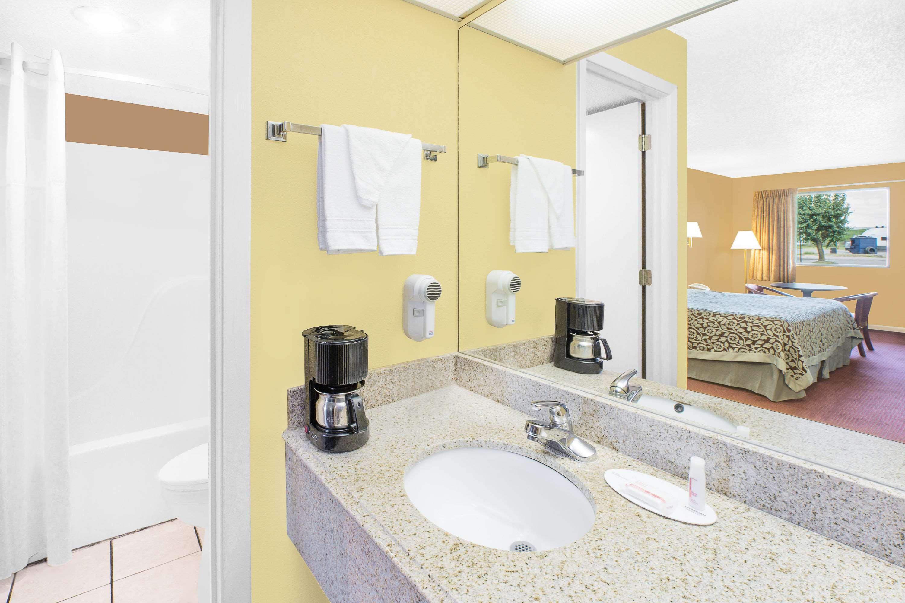 Travel Inn North Little Rock 23/25