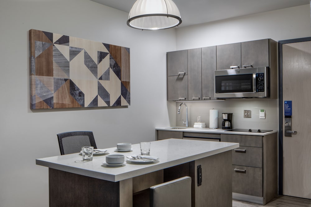 Hyatt House Denver Aurora 36/47
