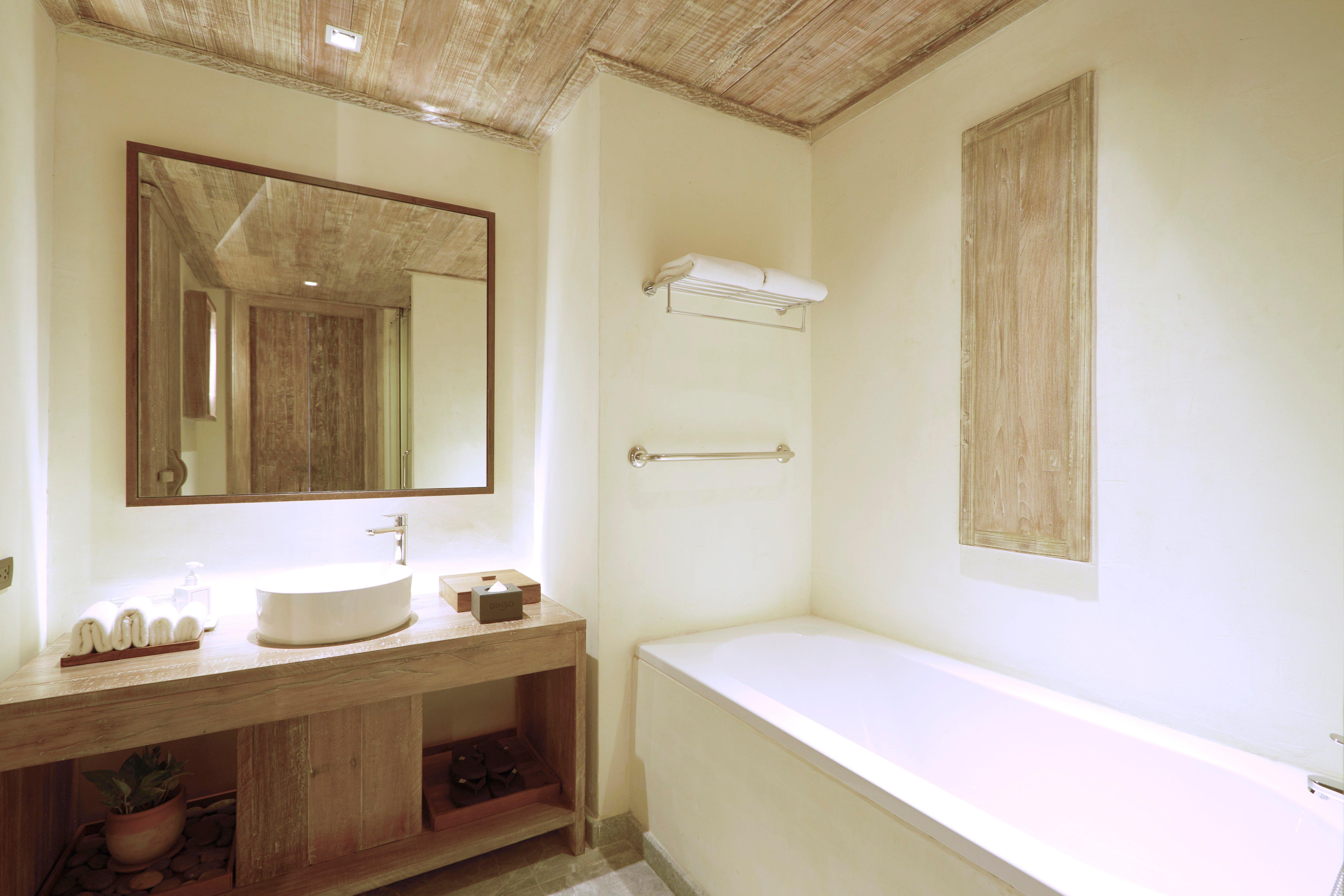 جناح بسرير مزدوج بإطلالة على المسبح بغرفة نوم واحدة، Dinso Resort 5/6