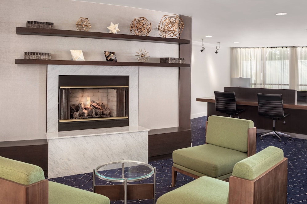 Courtyard by Marriott Portland Airport 30/52
