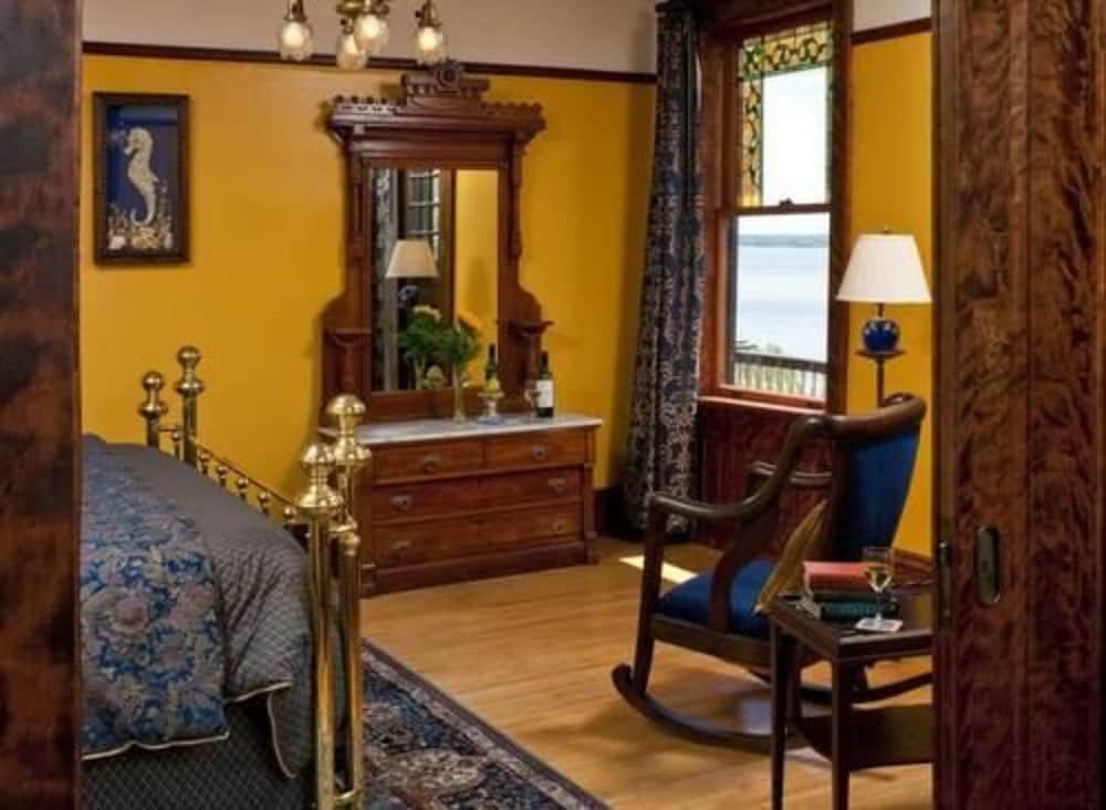Old Rittenhouse Inn 40/50