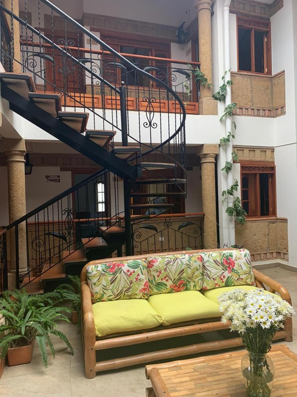 Hotel Campanario Real 33/50