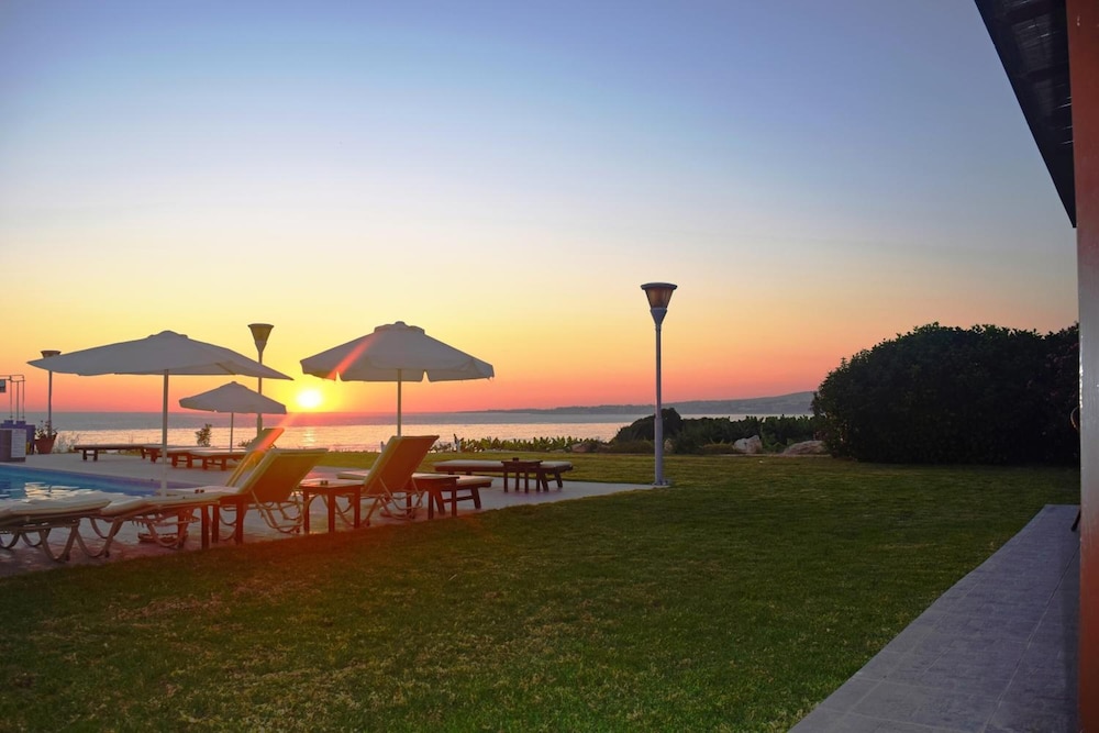 Maricas Boutique Hotel 62/65