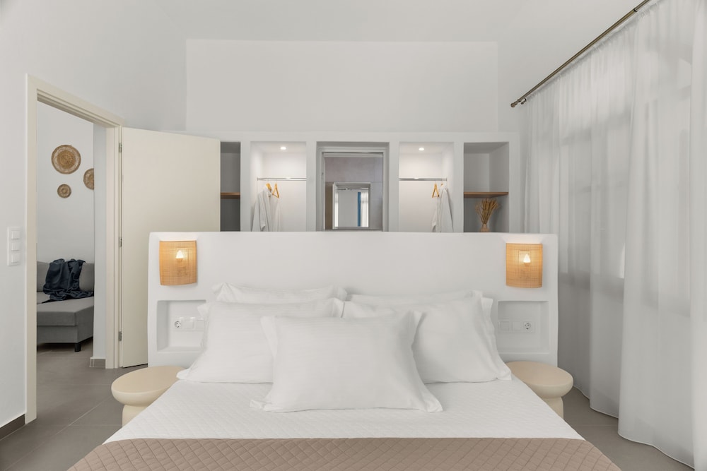 Paros Inn Hotel 50/50