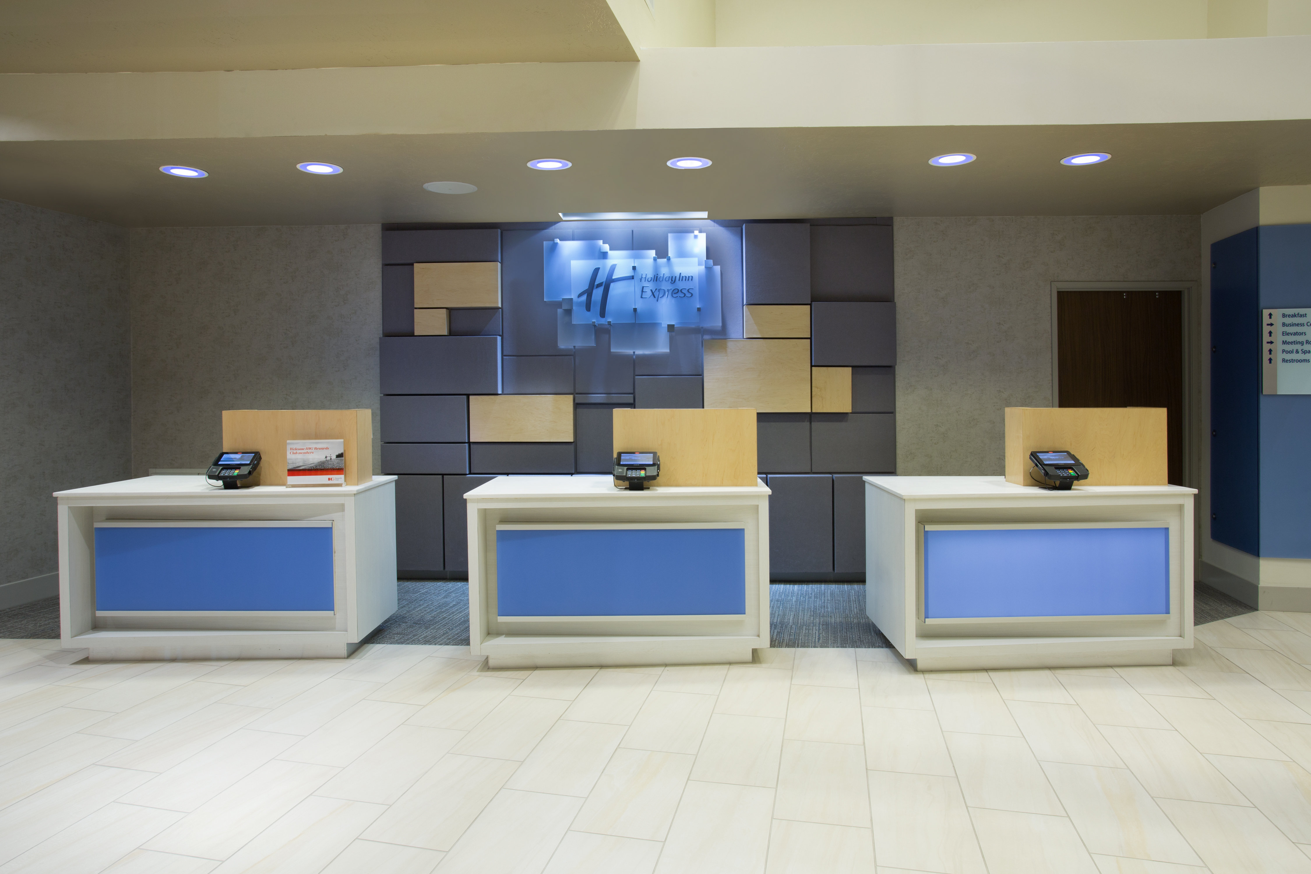 Holiday Inn Express Salt Lake City Downtown 8/77