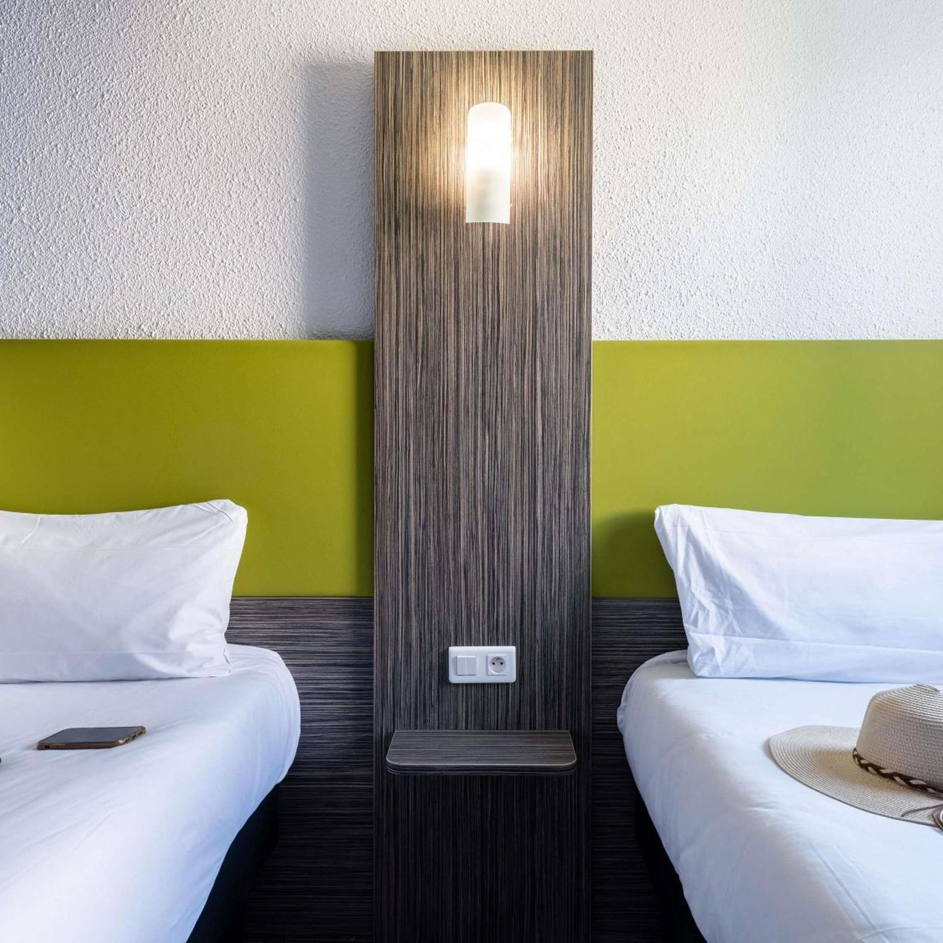 Pop, Single, Twin Beds
