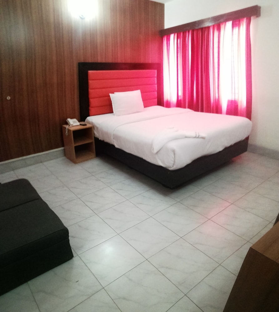 Skylink Ltd Hotel 21/47