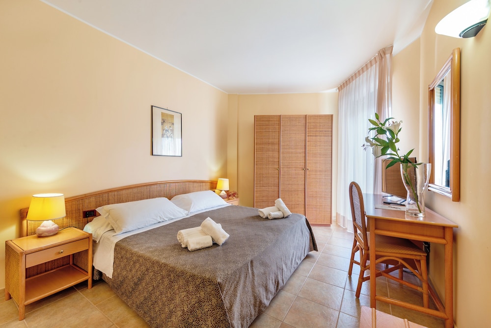 Rina Hotel 35/75