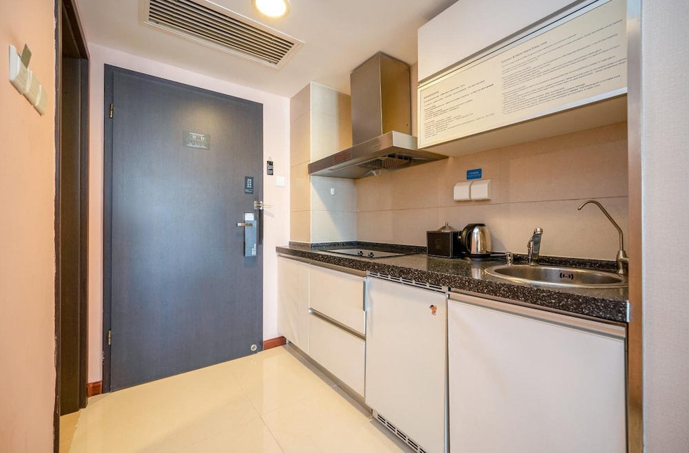 Qingdao Housing International Hotel 41/42