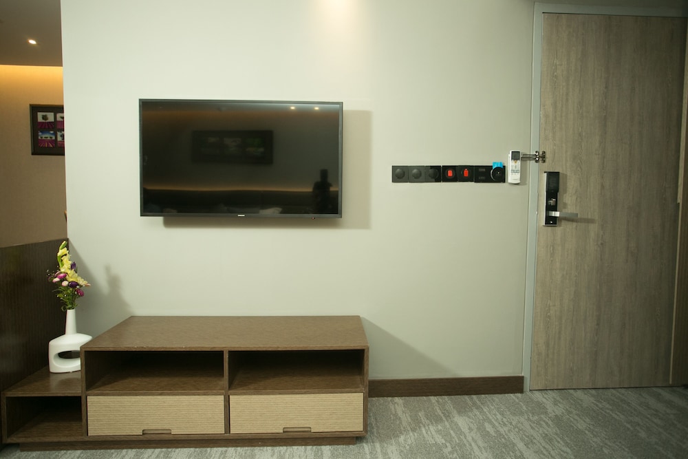 Hotel Omni Residency 6/51