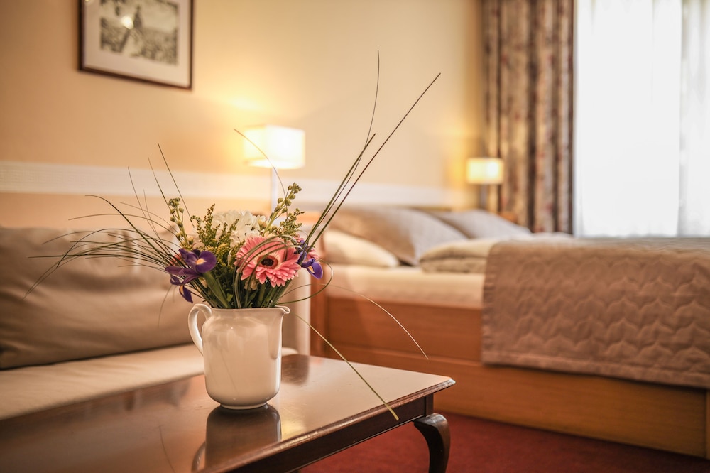 Kavalerie Hotel 23/37