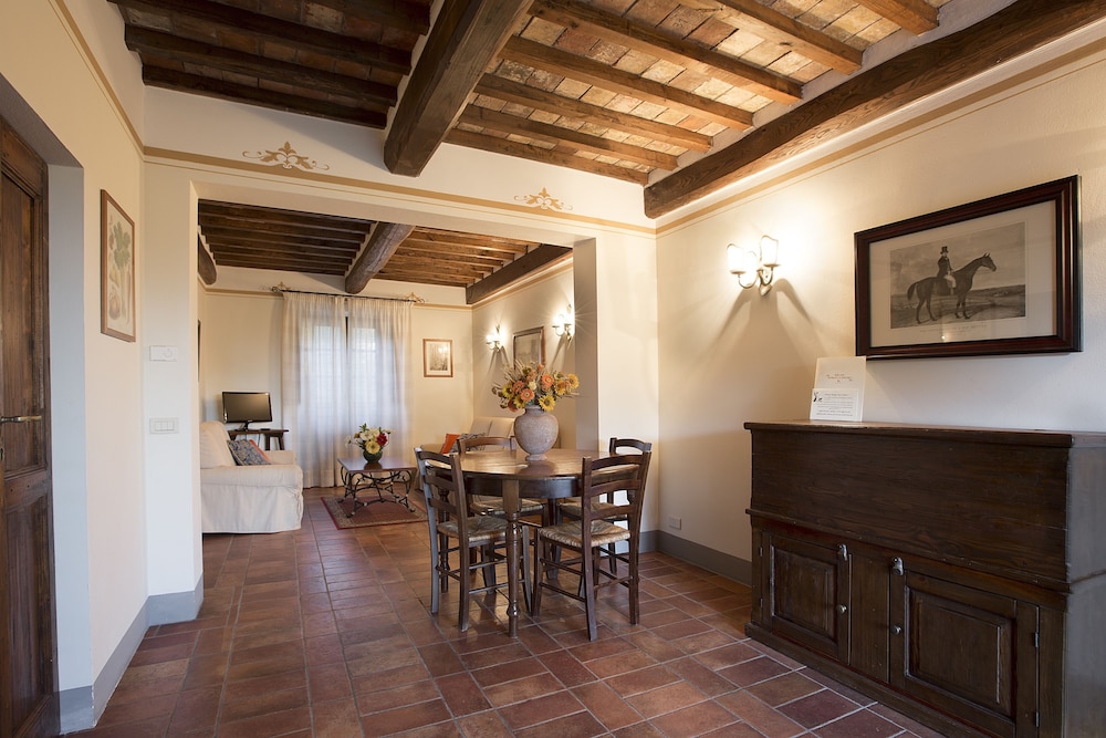 Borgo San Pietro 65/78