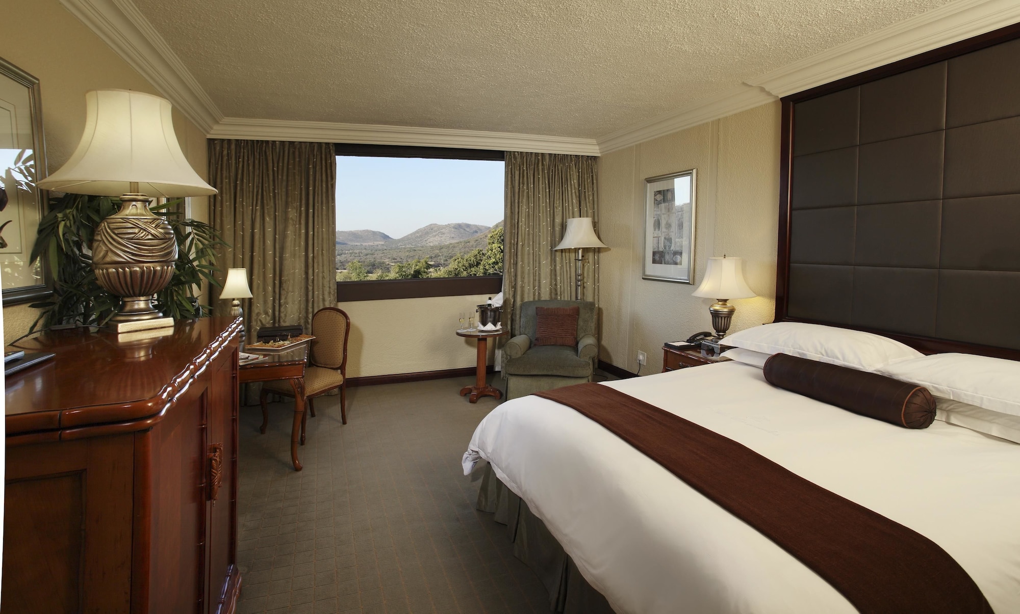 غرفة فاخرة بسريرين منفصلين، The Cascades Hotel At Sun City Resort 5/6