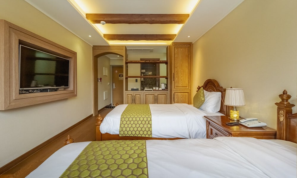 Hansan Marina Hotel Resort 11/63