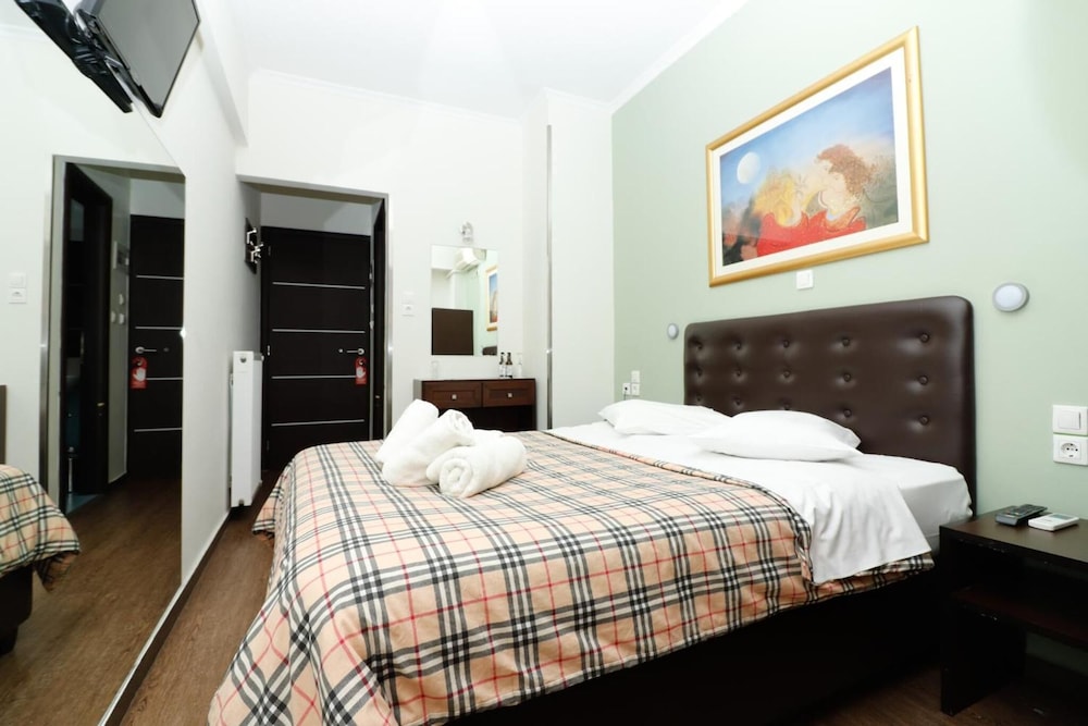 Athens Choice Hotel 11/66