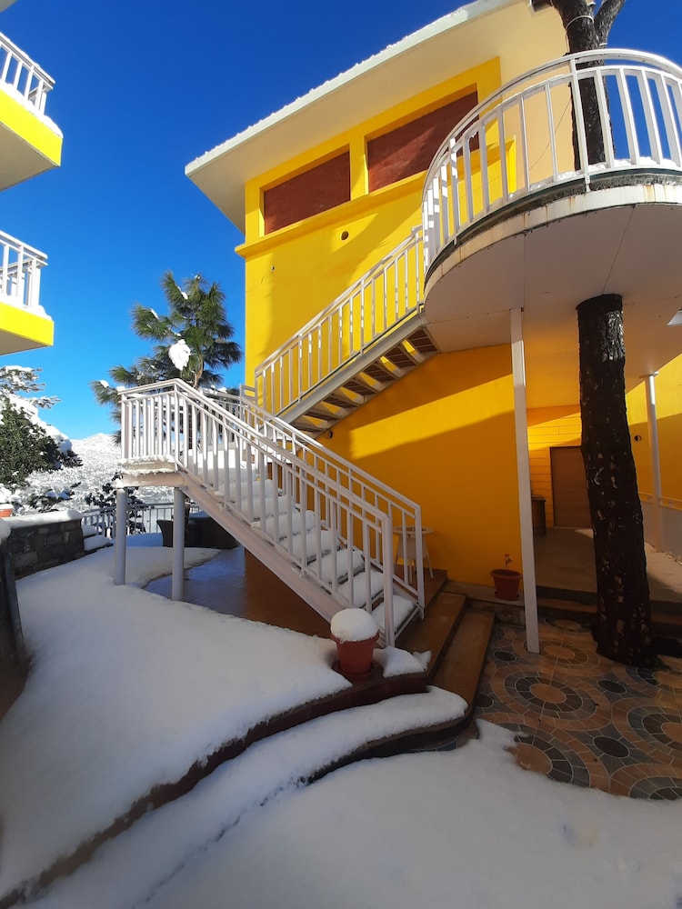 JuSTa Luxe Mukteshwar Retreat and Spa Mukteshwar in Dhari (Uttarakhand)