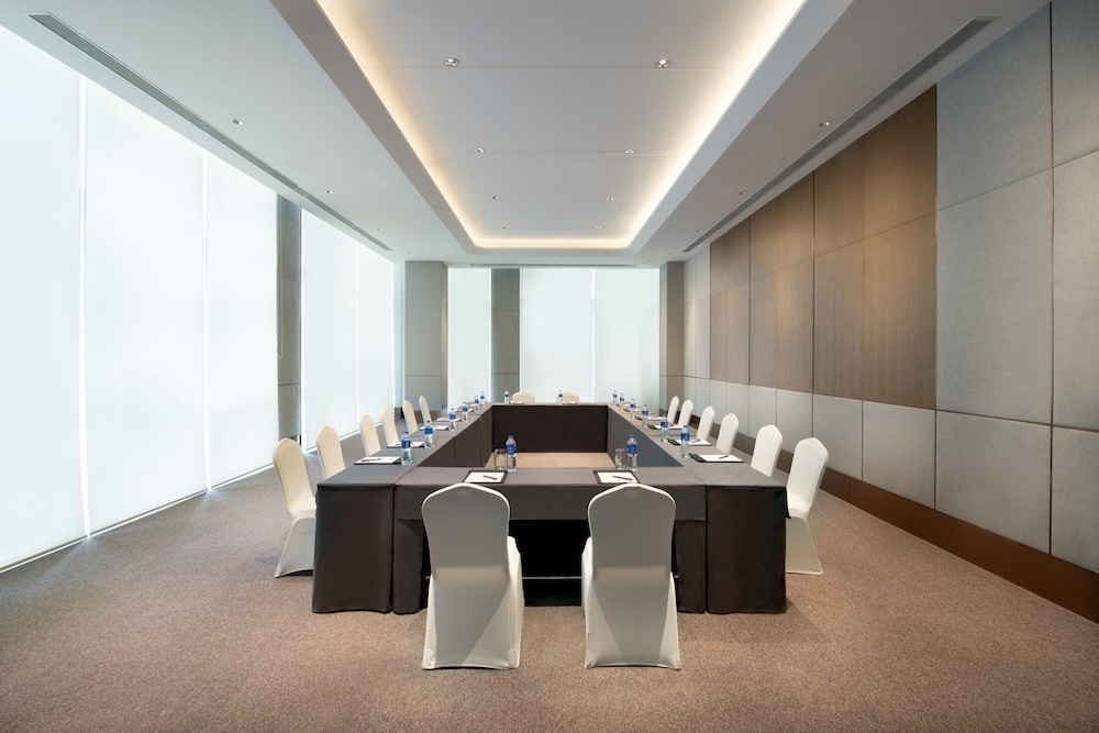 Crowne Plaza Dalian Xinghai 55/70