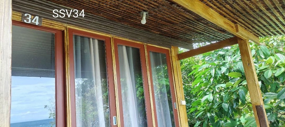 Phi Phi Cozy Seafront Resort 2/67