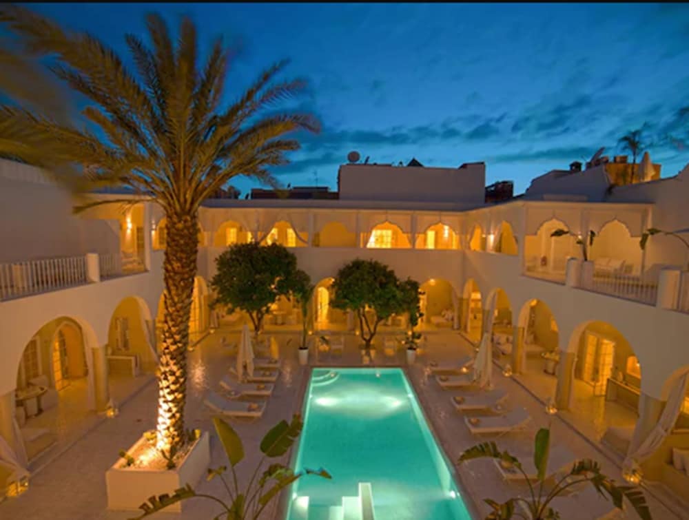 Palais Blanc Riad 5/55