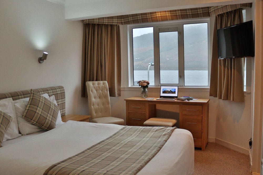 COMFORT, DOUBLE BED, LAKE VIEW
