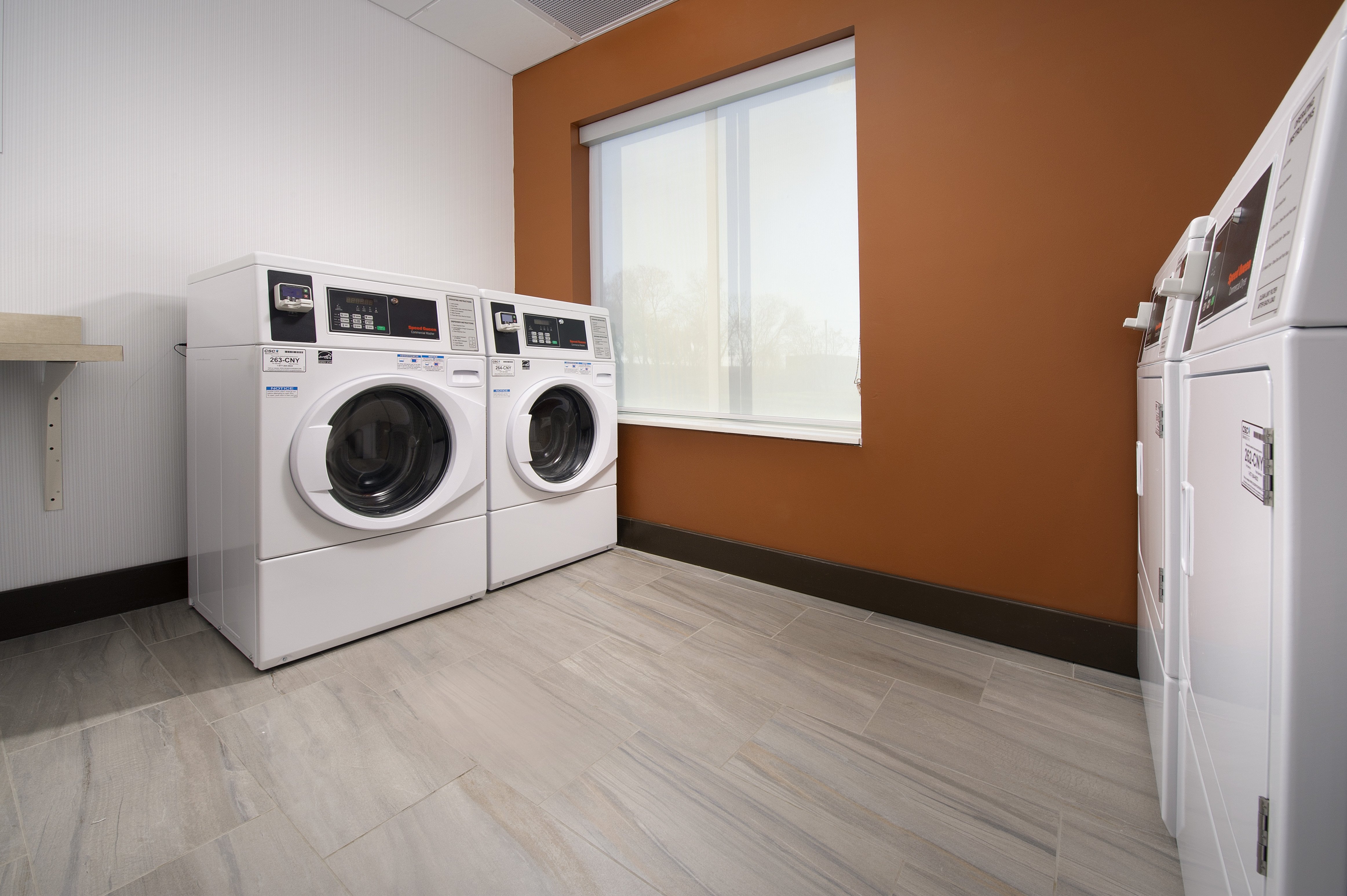 Holiday Inn Express & Suites New Braunfels 59/64