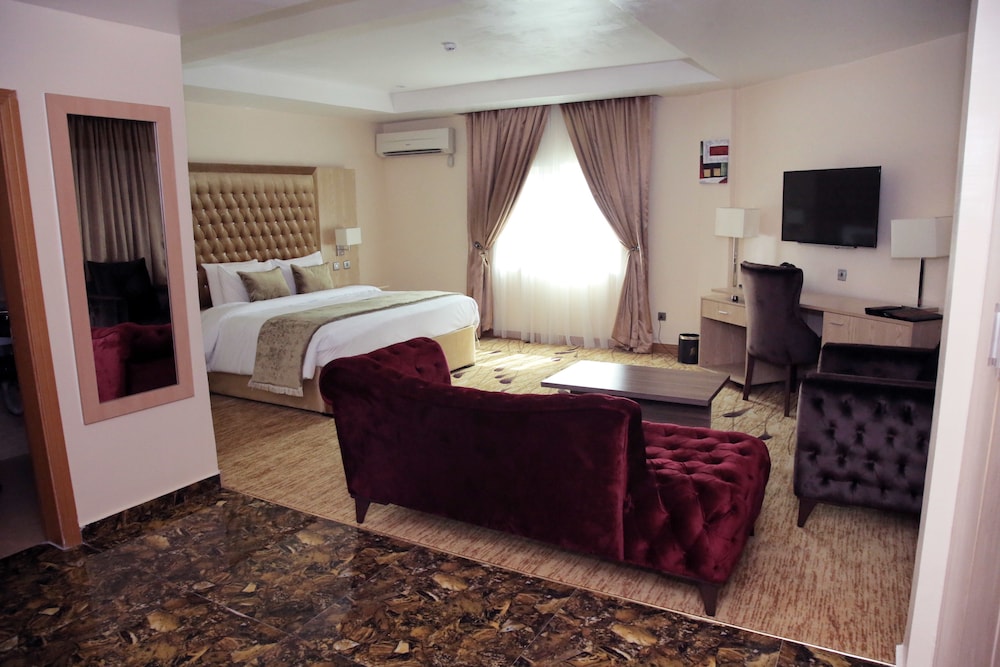 Bon Hotel Elvis 20/50