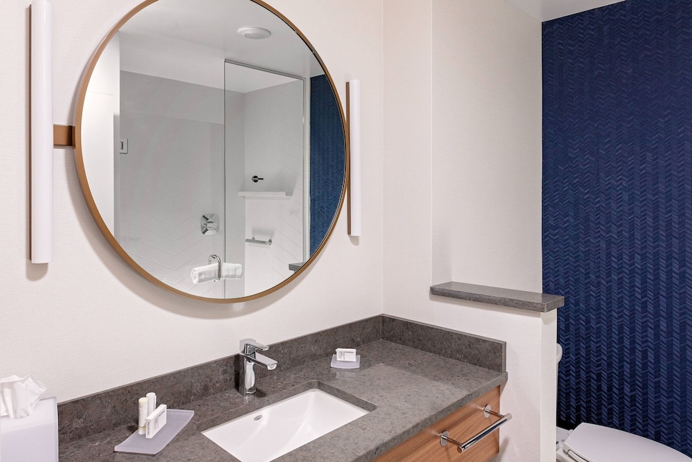 Fairfield Inn Suites Queensbury Glens Falls Lake George Area 17/30