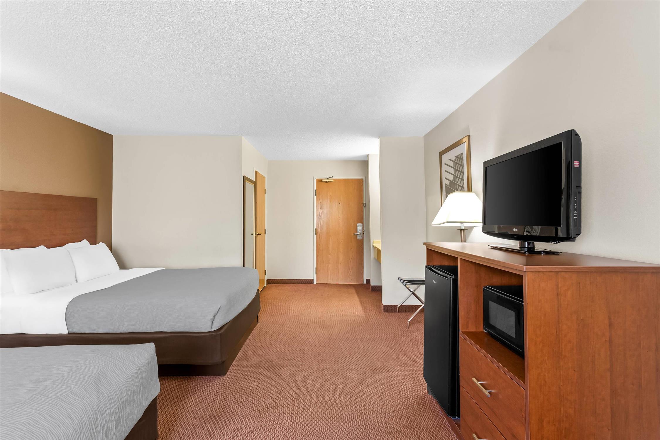 Quality Inn Sawyer, MI 11/35