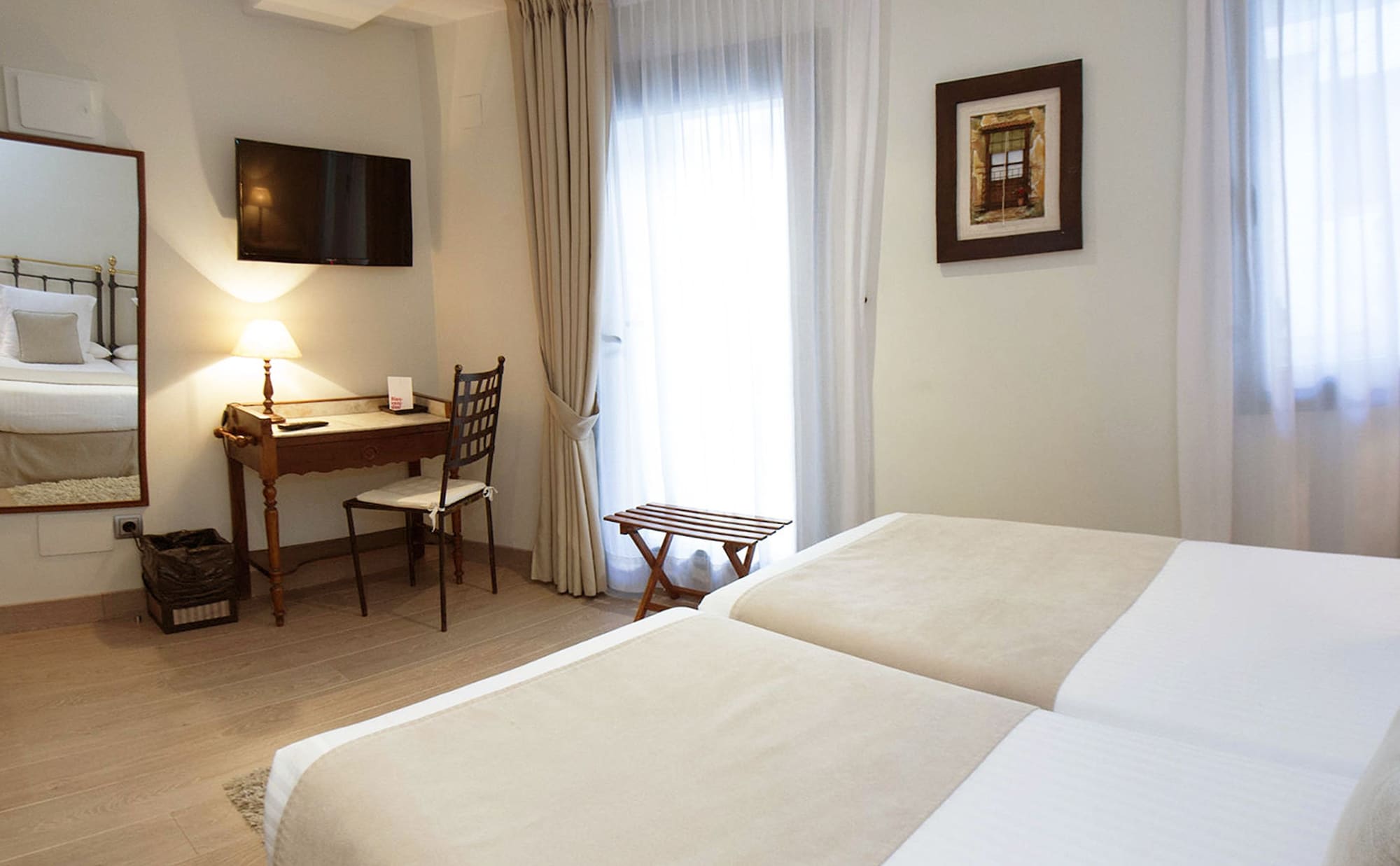 BASIC, TWIN BEDS