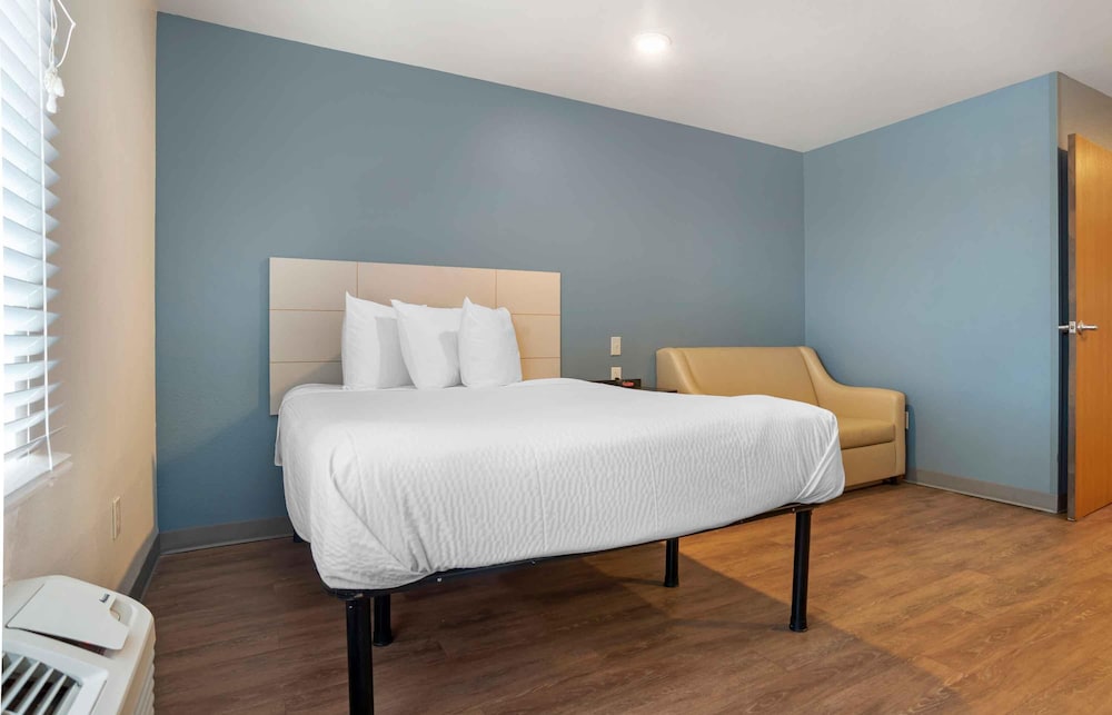 Studio 6 Extended Stay Fort Myers FL 24/49