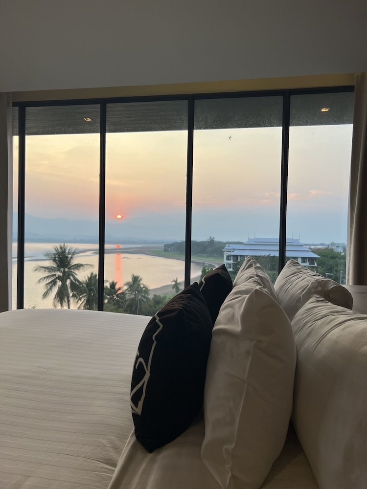 M2 Hotel Waterside 16/24