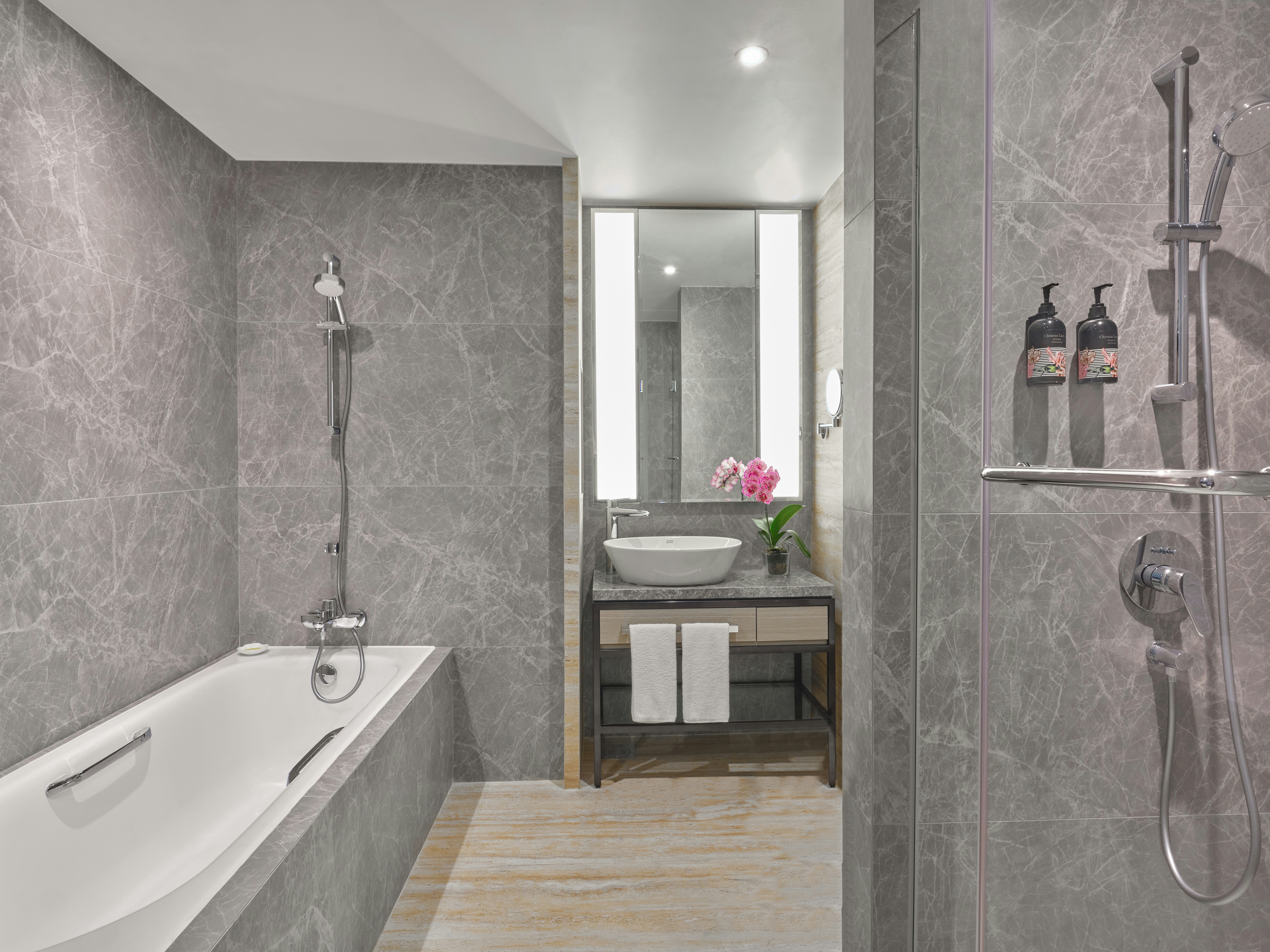 Grand Copthorne Waterfront 50/50