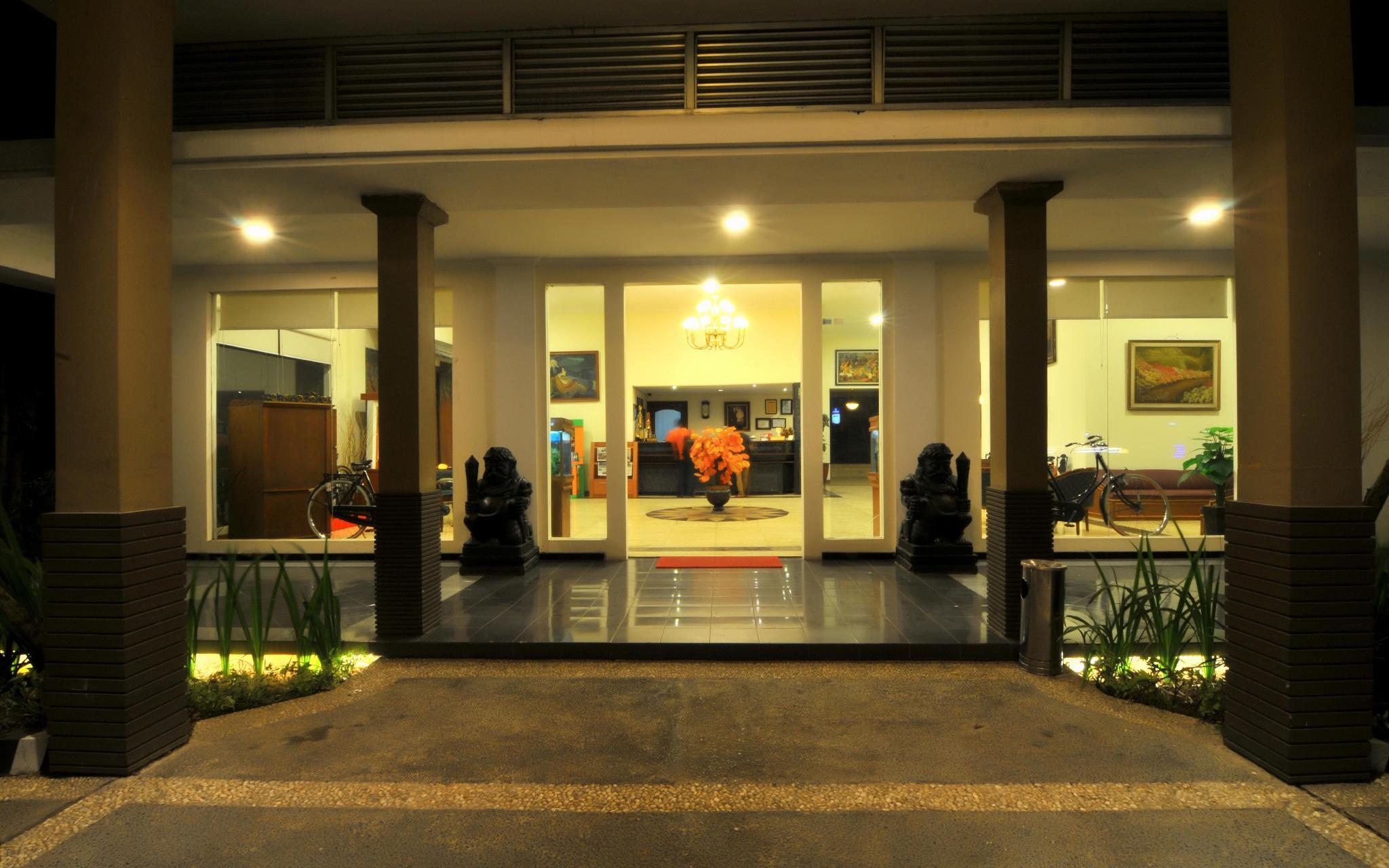 Candisari Hotel & Resto 27/28