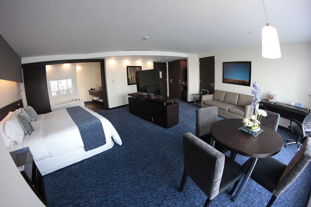 Wyndham Guayaquil Puerto Santa Ana 43/63