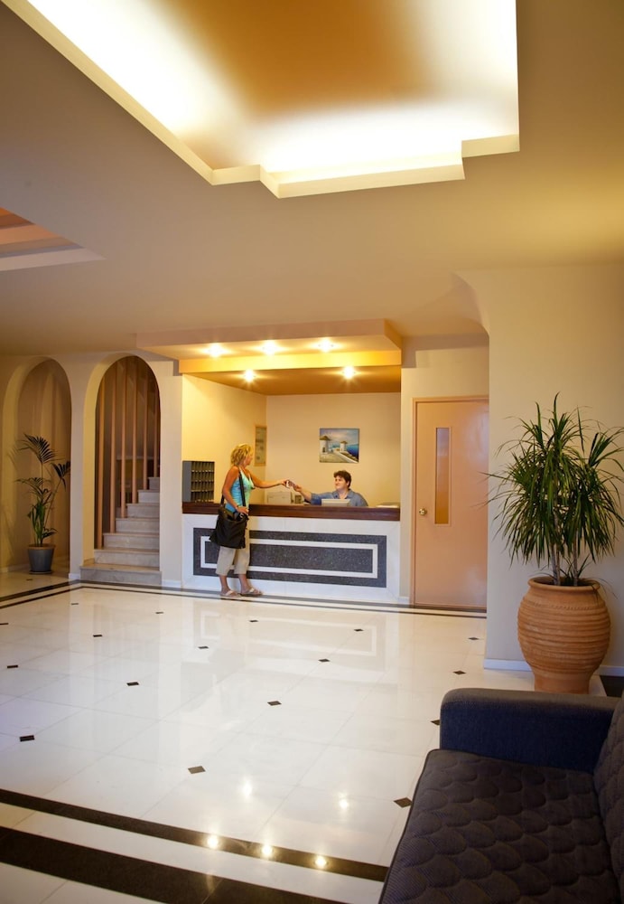 Creta Hotel 3/24