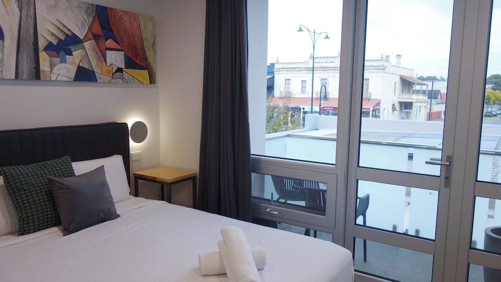 1 BEDROOM, EXECUTIVE, STUDIO, BALCONY