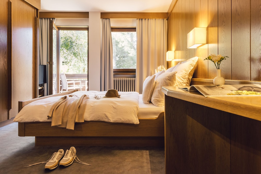 Hotel Auren 16/48