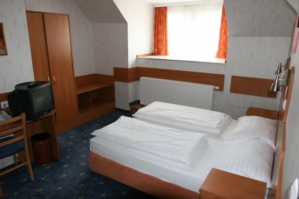 Terminus Hotel 15/50