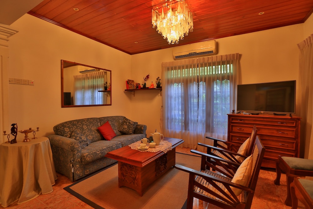 Emel Boutique Hotel 25/50