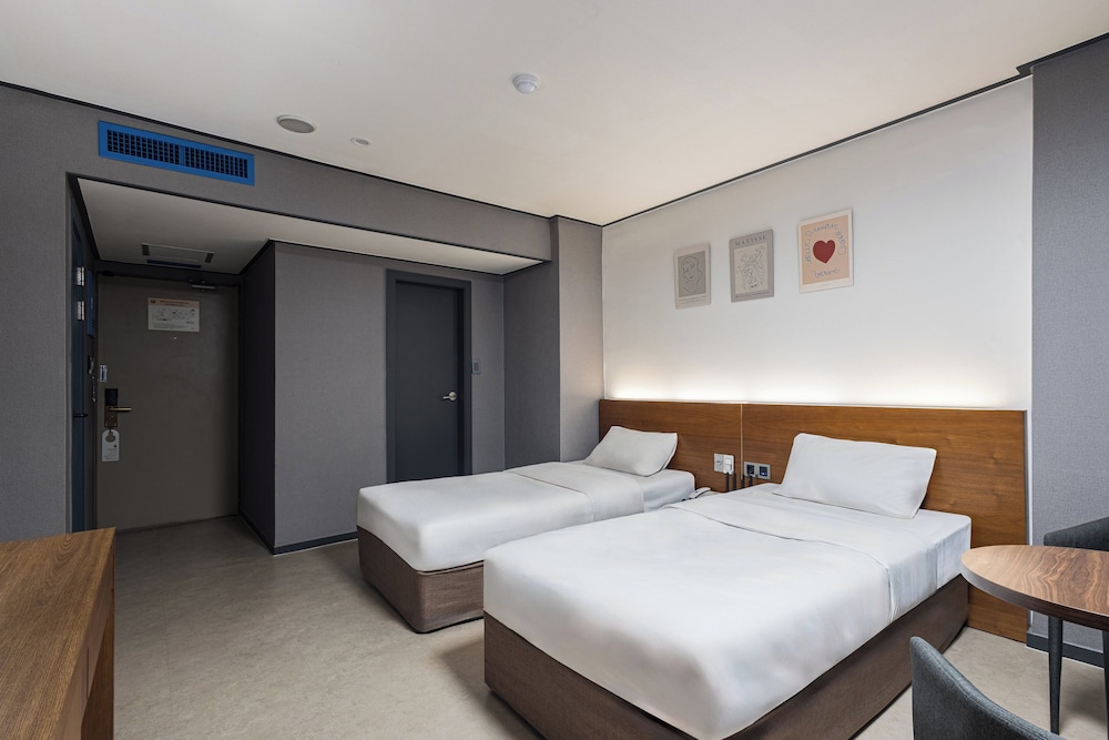 (AIR) Superior Twin, Insadong Crown Hotel 10/10