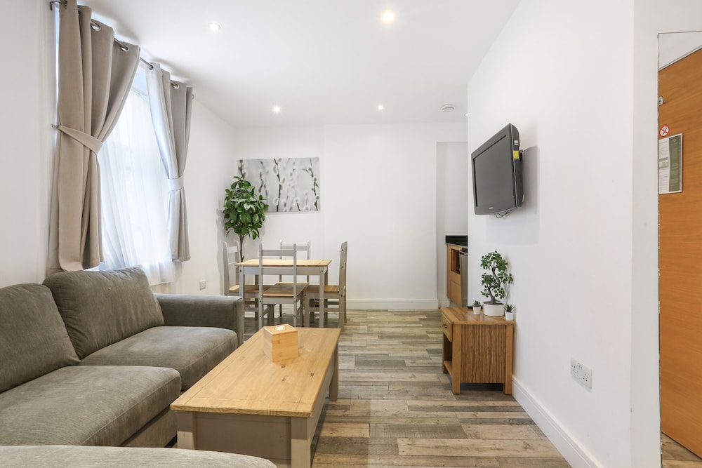 Assaha Hyde Park Apartments 34/50