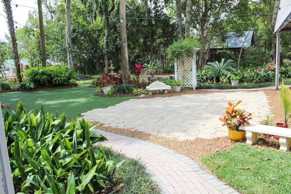 Sweetwater Branch Inn 73/77