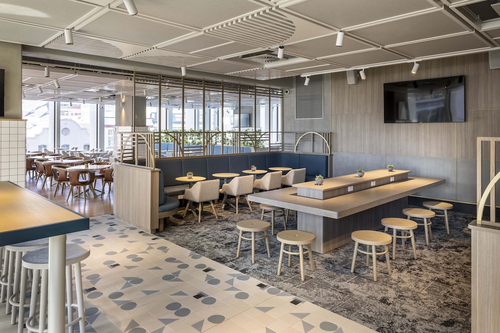 Holiday Inn Express Auckland City Centre 24/58