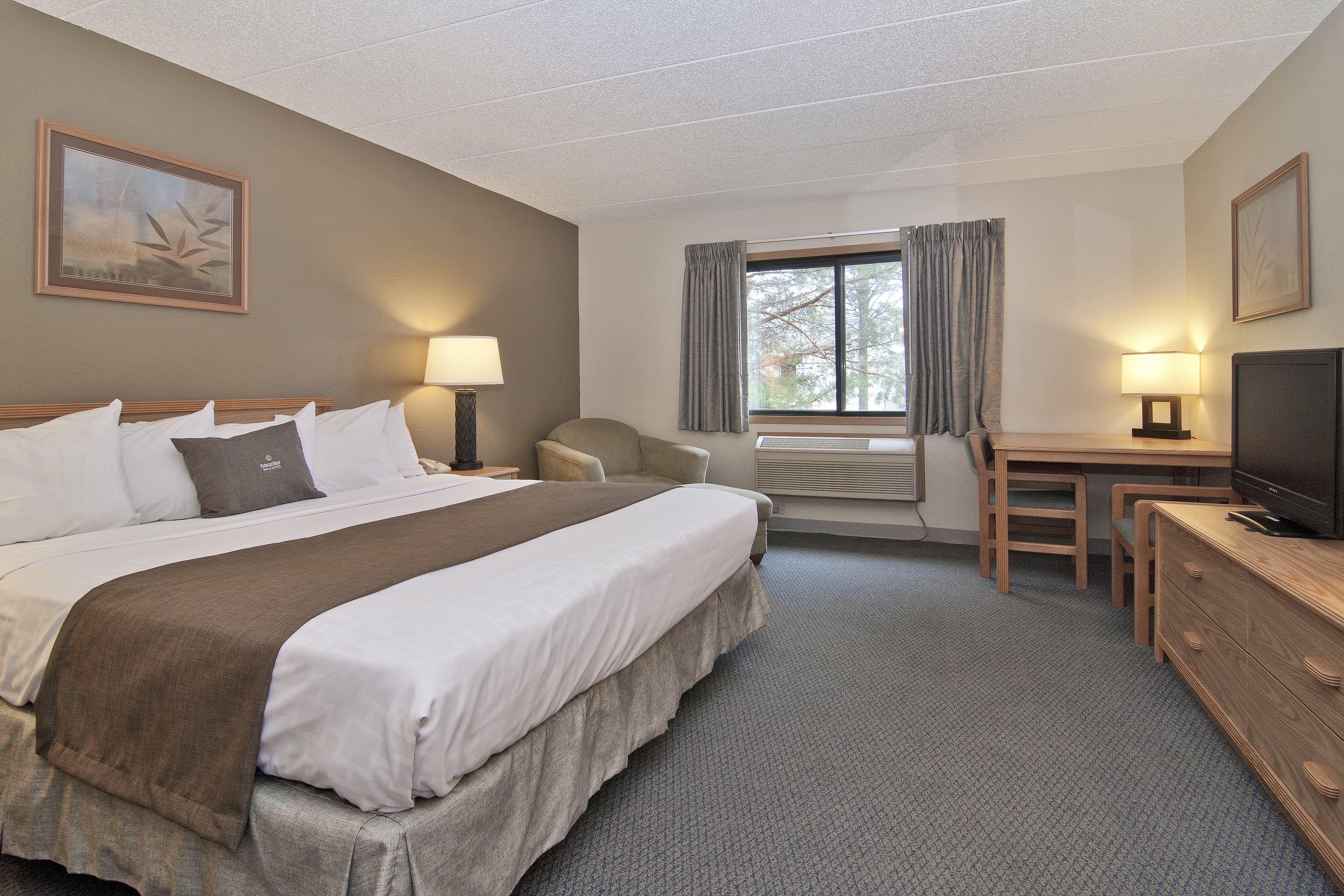 Boarders Inn Suites Faribault Mn 17/80