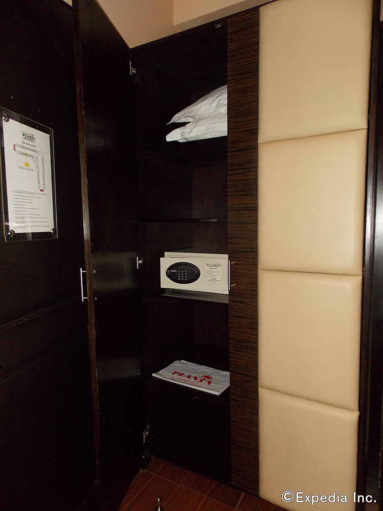 Planta Centro Bacolod Hotel Residences 46/46