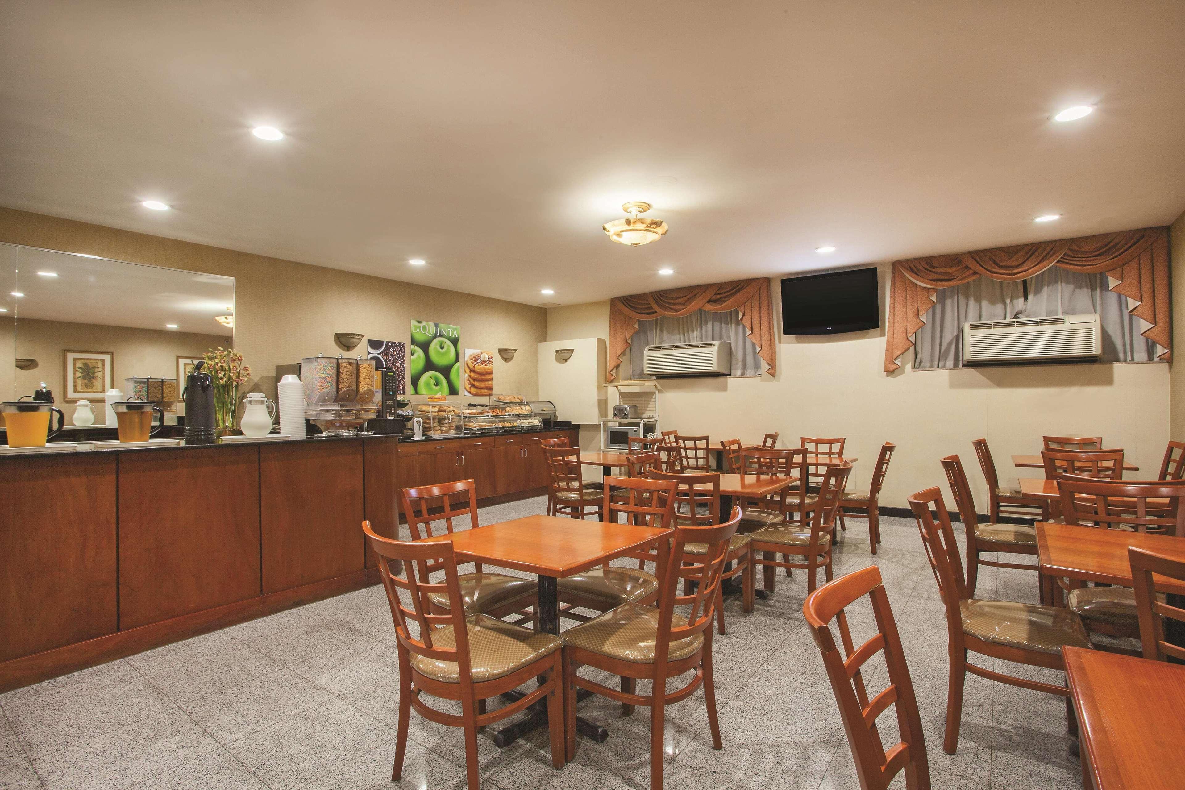 La Quinta Inn Queens New York City 13/19